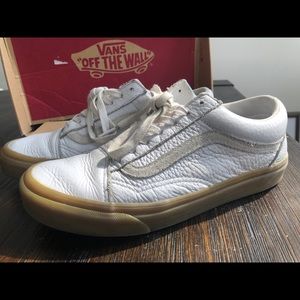 Old Skool vans white leather with gum sole